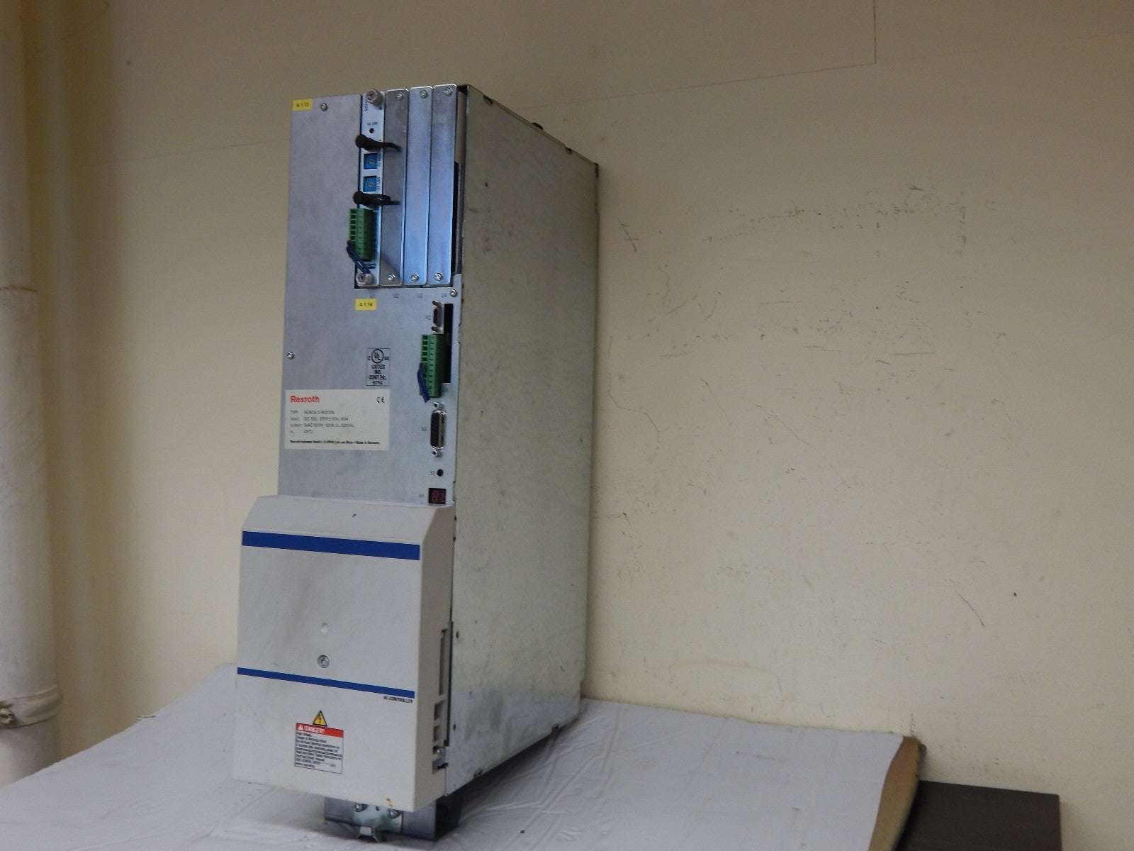 Rexroth DIAX 04 HDS04.2-W200N-HS12-01-FW  mit Memory Card DIAX04  Used