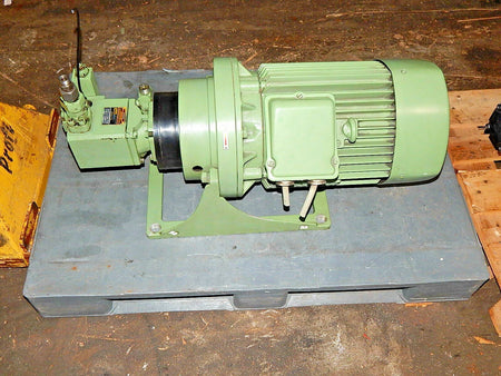 Parker Axialkolben-Pumpe  PV020R1K0S1N-PWS  mit Motor 15KW Used