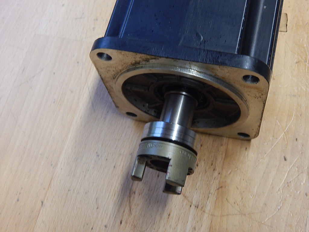 Rexroth Indramat Permanent Magnet  Motor MKD71B-061-GG1-KN Used