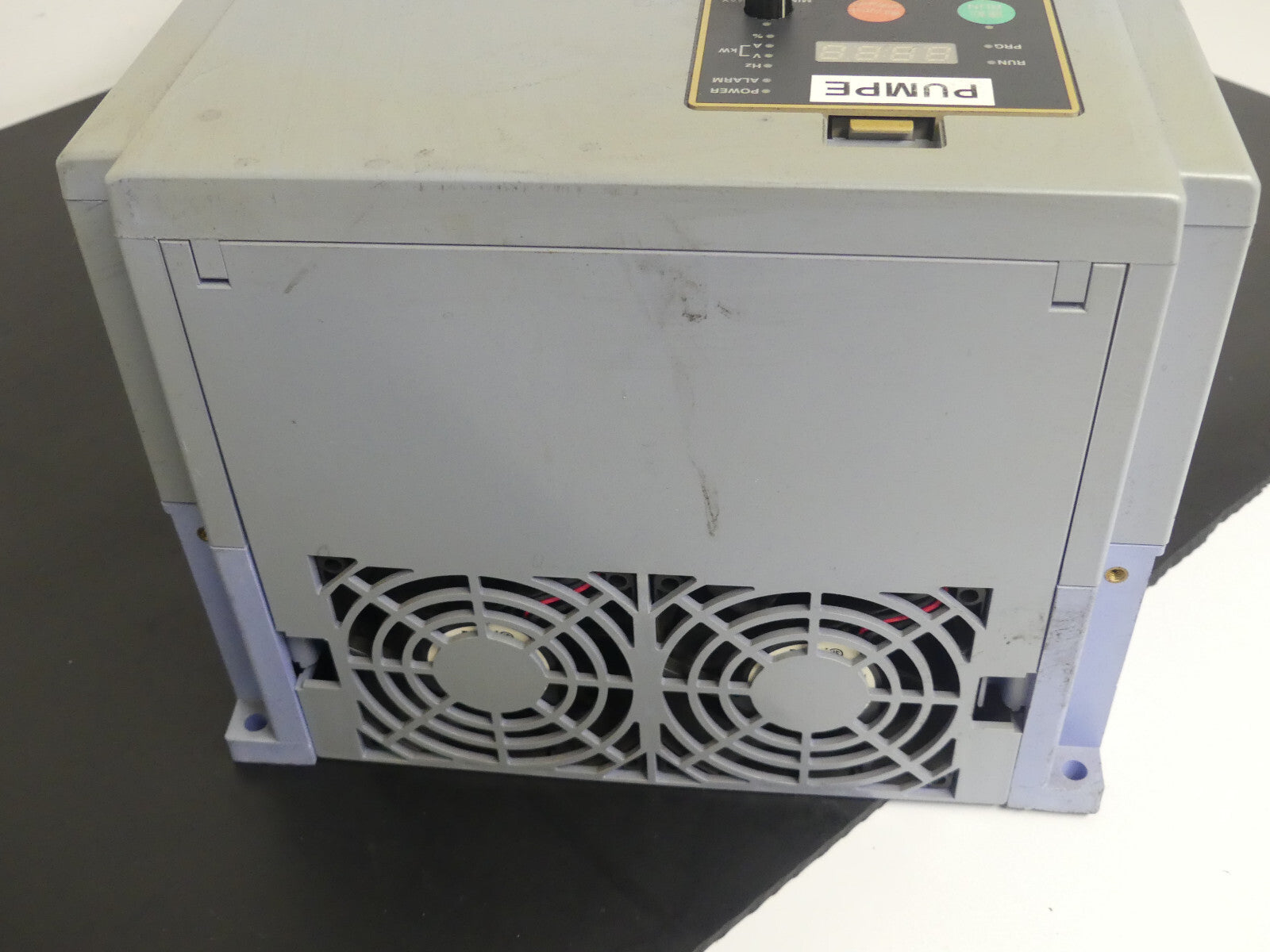 Frequenzumrichter Hitachi L300P - 300HFE2 s.Bilder