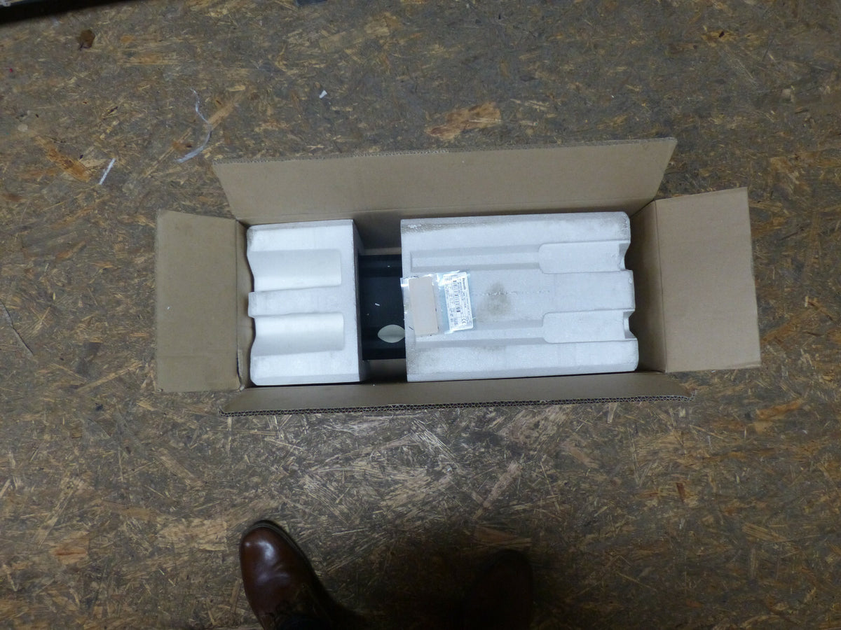 Rexroth MKD093B-035-KG1-RF Servomotor // MKD093B035KG1RF