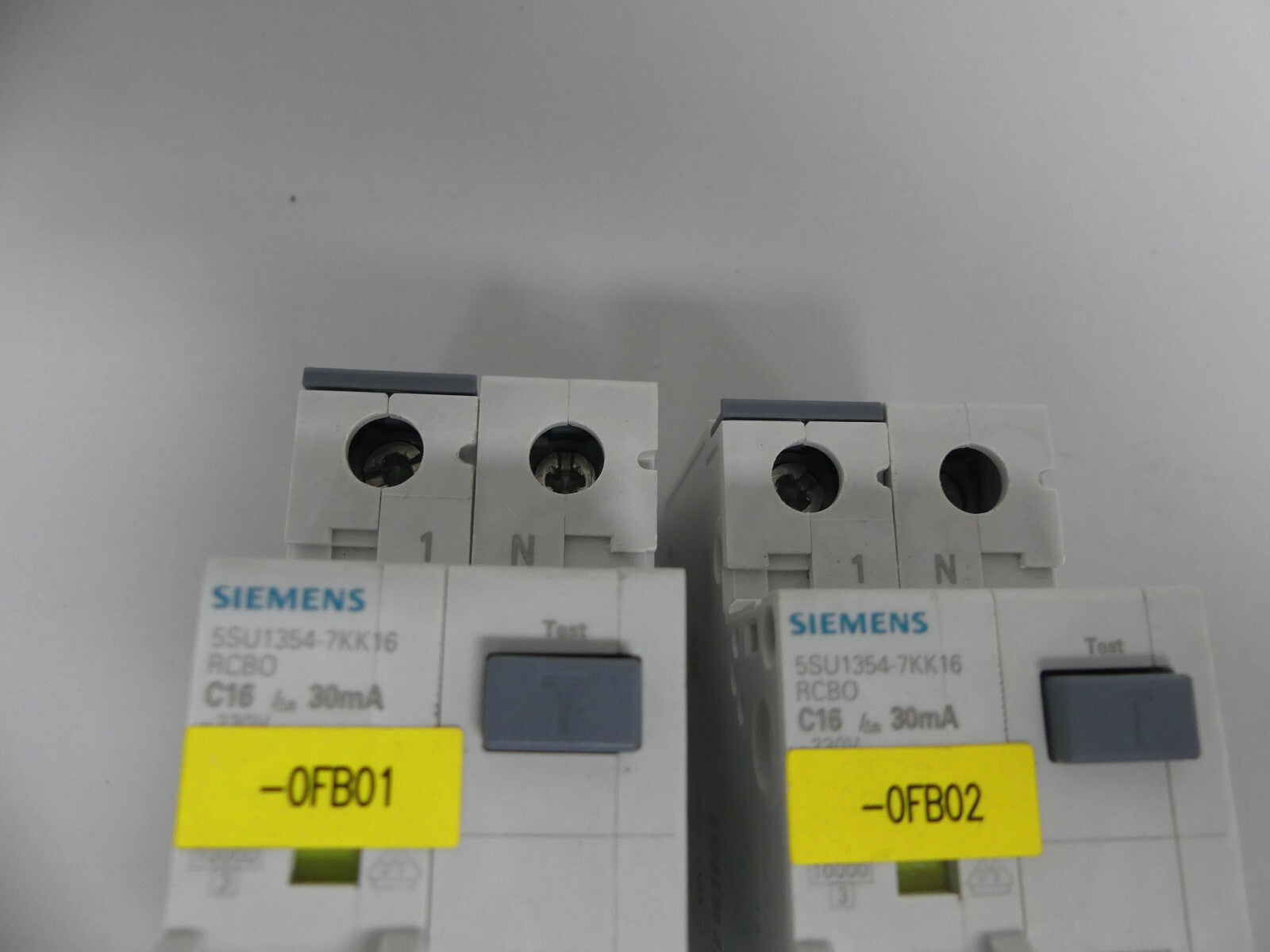 2x Siemens 5SU1354-7KK16