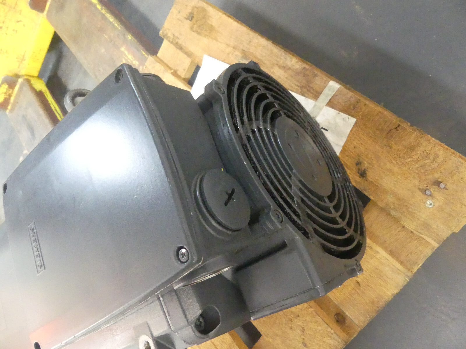 Siemens Simotics 3~(1P)  1PH8137-1CG02-0LA1-Z