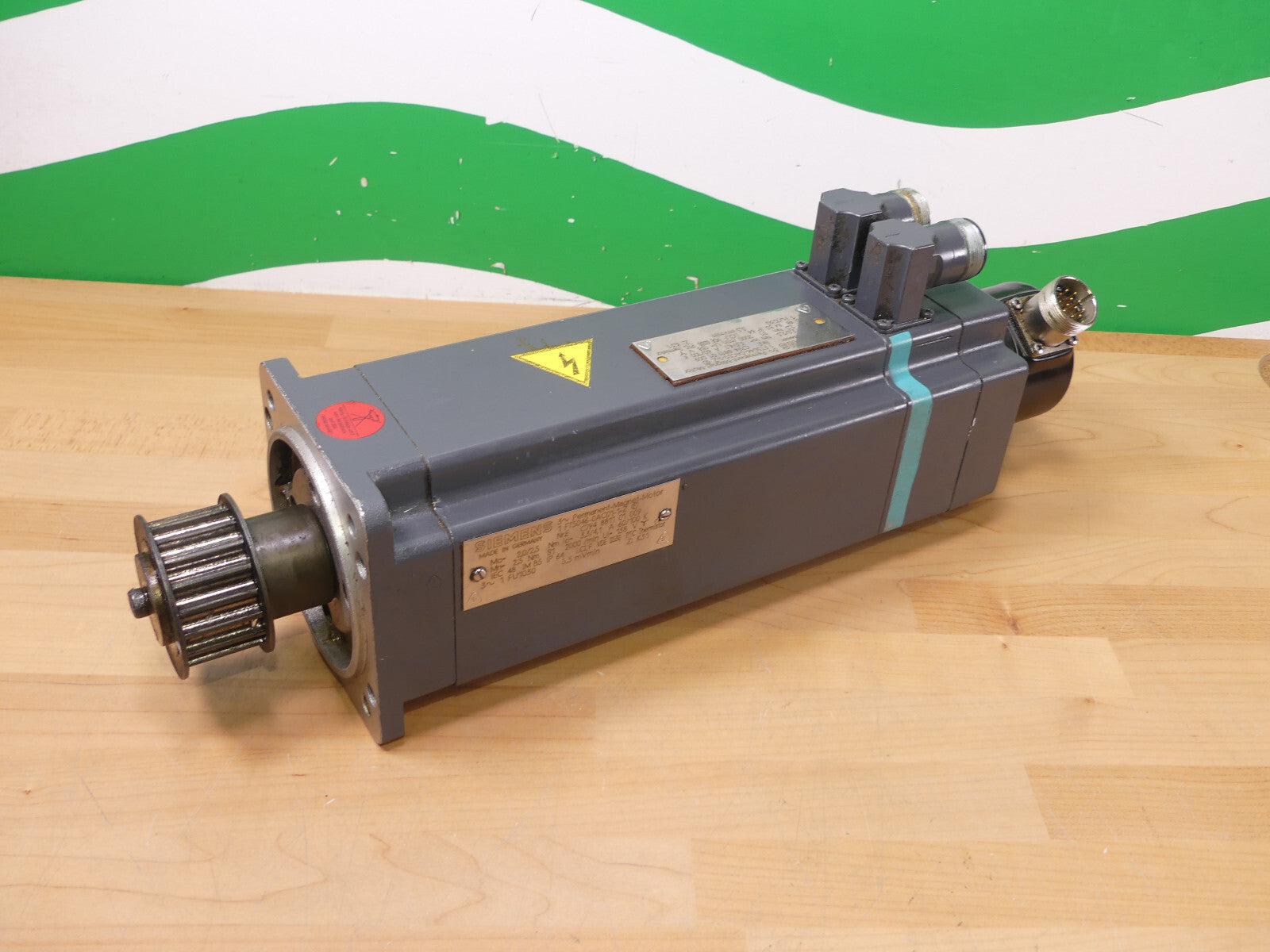 SIEMENS 1FT5046-0AC01-1-Z mit HEIDENAIN ROD 426B.011-1250