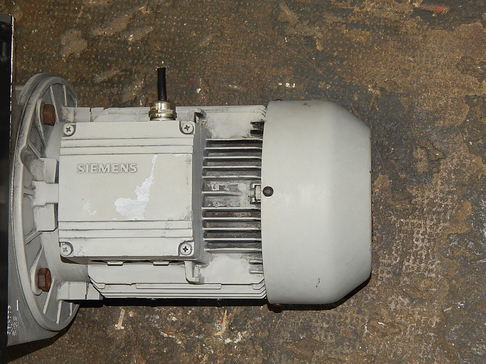 Rexroth  A10VSO 18 DR1/ 31R-VPA12N00-SO275 //A10VS0 18R1/31R-VPA12N00-S0275  3KW
