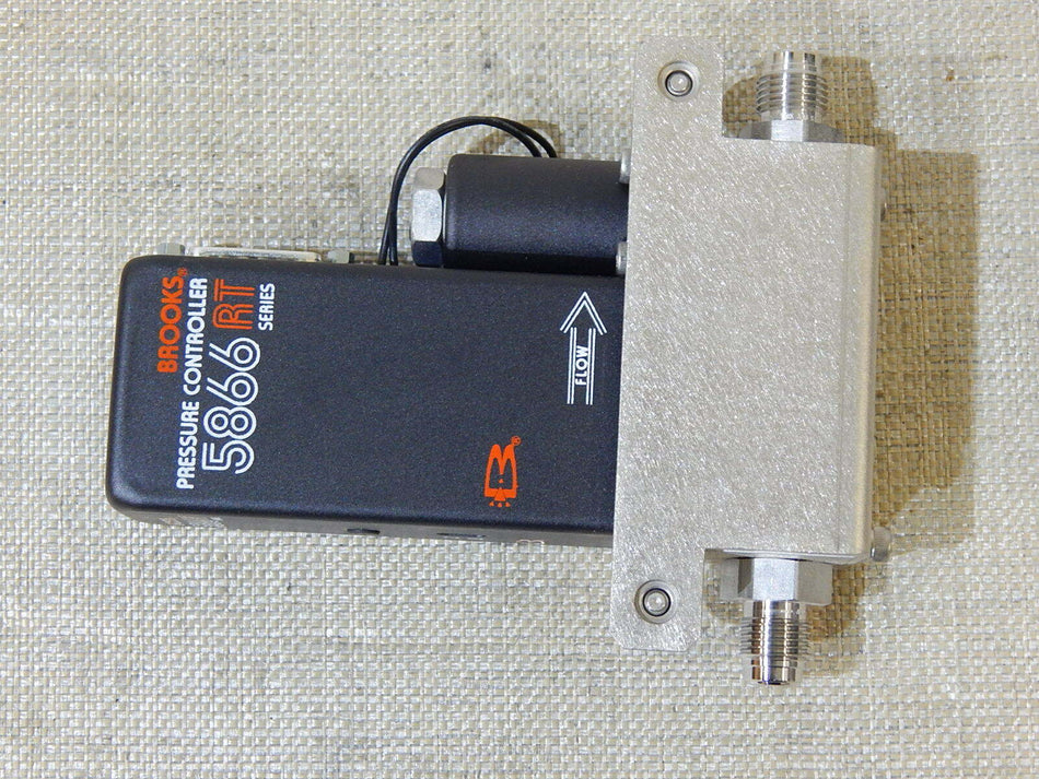 Emcore Brooks 5866  Pressure Controller  5866 RT Series Used