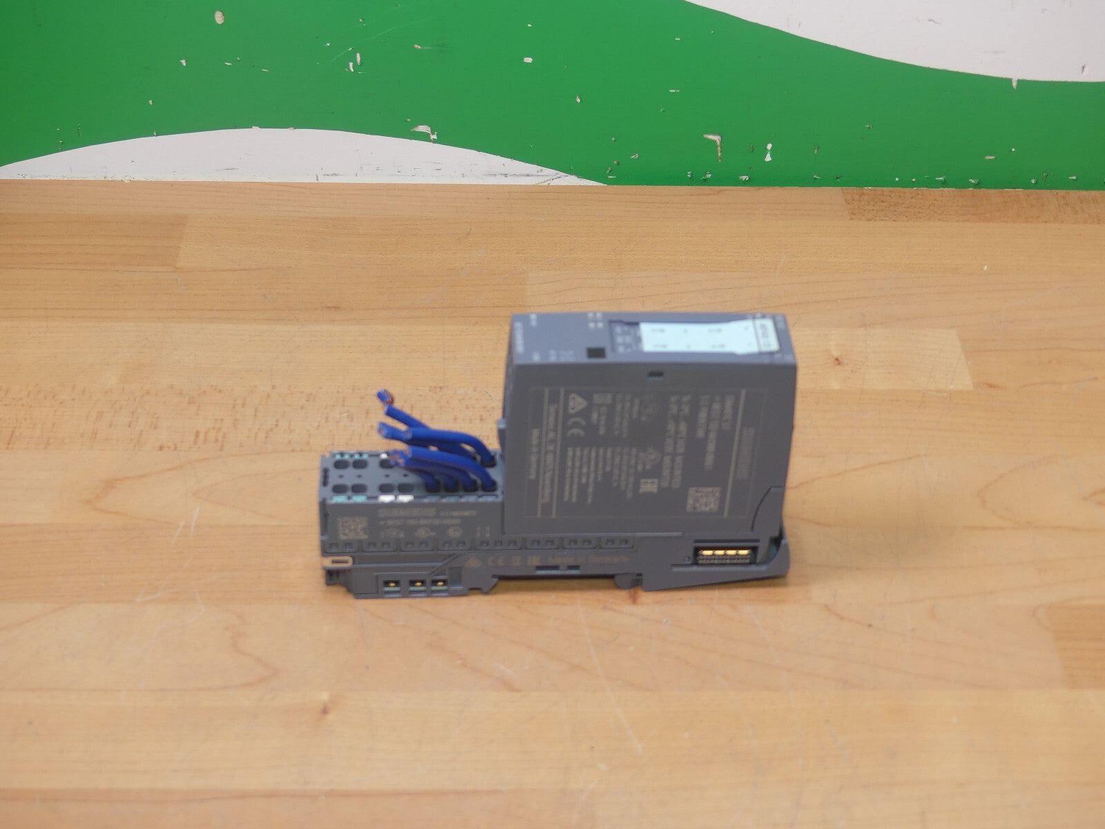 Siemens 6ES7  132-6hd00-0bb1   6ES7 132-6hd00-0bb1+ 6es7 193-6bp20-0bb0