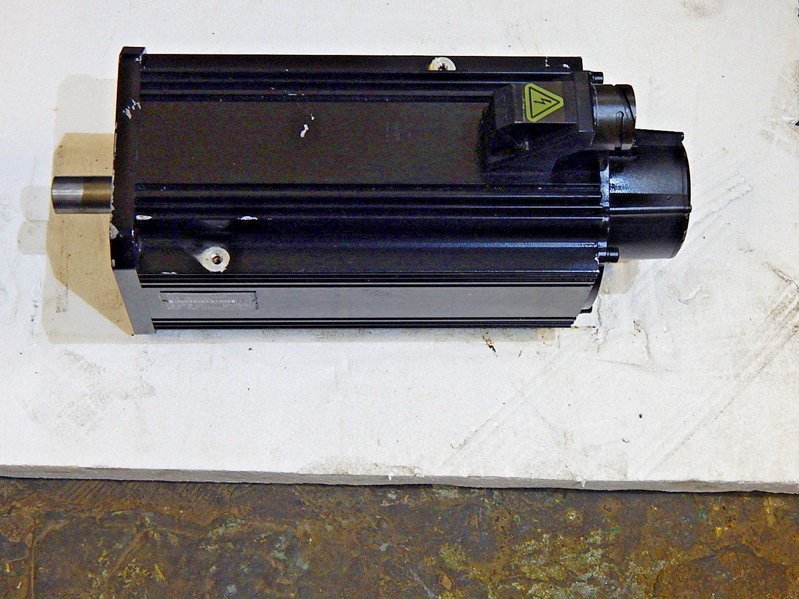 REXROTH INDRAMAT PERMANENT MAGNET MHD112C-024-PG3-BN SERVO MOTOR  Used