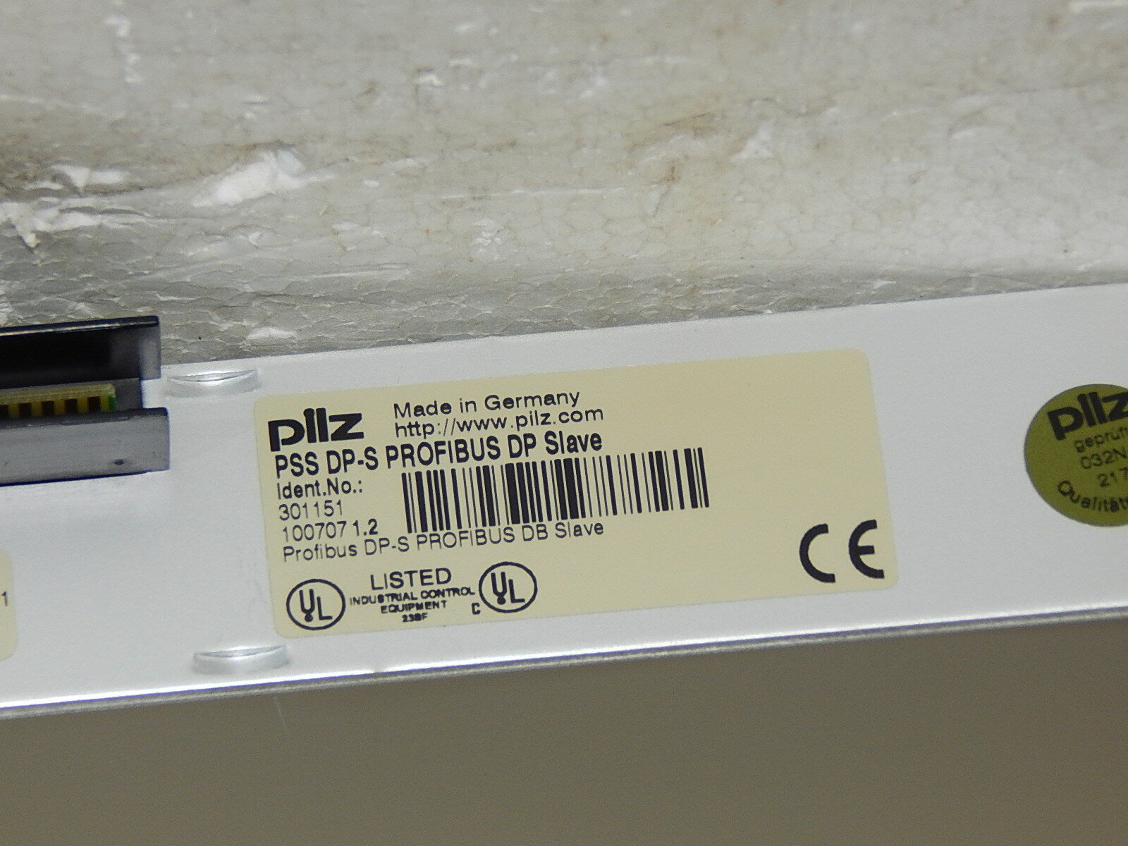 Pilz PSS DP-S Profibus DP Slave Ident.No 301151 Version 1.2 used