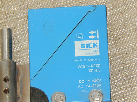 Sick WT24-R2101 Fotoelektrischer Sensor 24-240v  gebraucht