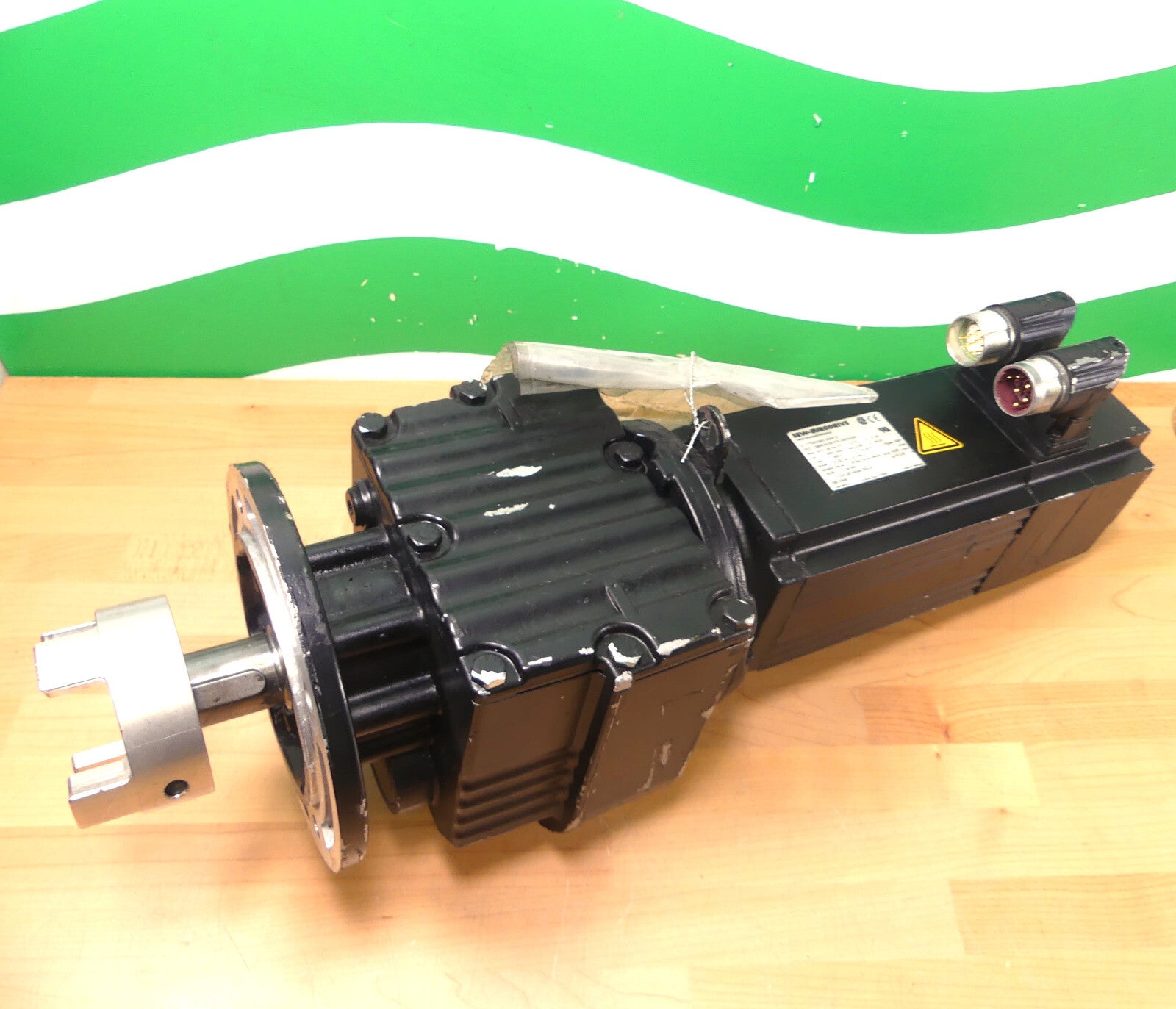 SEW RF27CMP63S/BP/KY/AK0H/SB1 Servomotor mit Getriebe