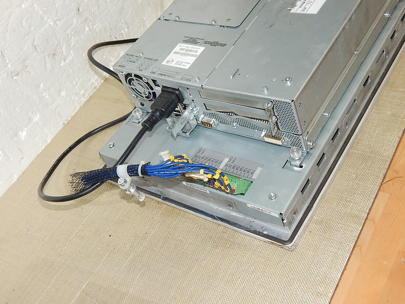 Siemens Simatic Panel PC 677B (AC) 15 Touch A5E02486984 Bildschirm gebrochen