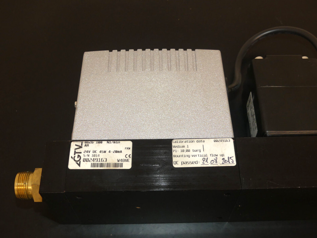 Massendurchflussregler BÜRKERT 8626  100 N1/min AR mit 2875 A 2.0 FKM s.Bilder