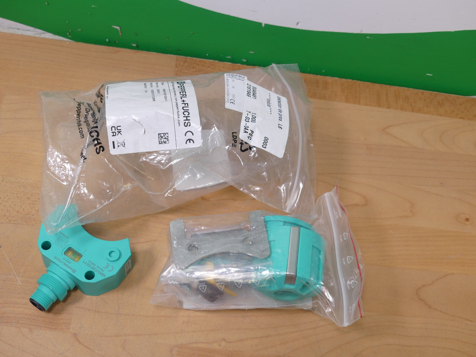 Pepperl+Fuchs 38141  NBN3-F25F-E8-V1 Inductive Sensor Doppelinitiator