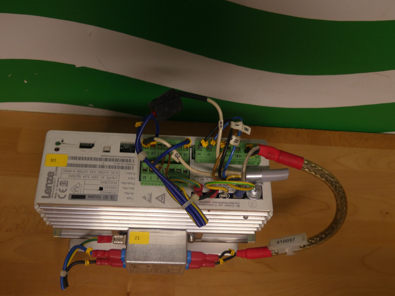 Lenze Frequenzumrichter inverter drive 00384003 AC 230V    316 061