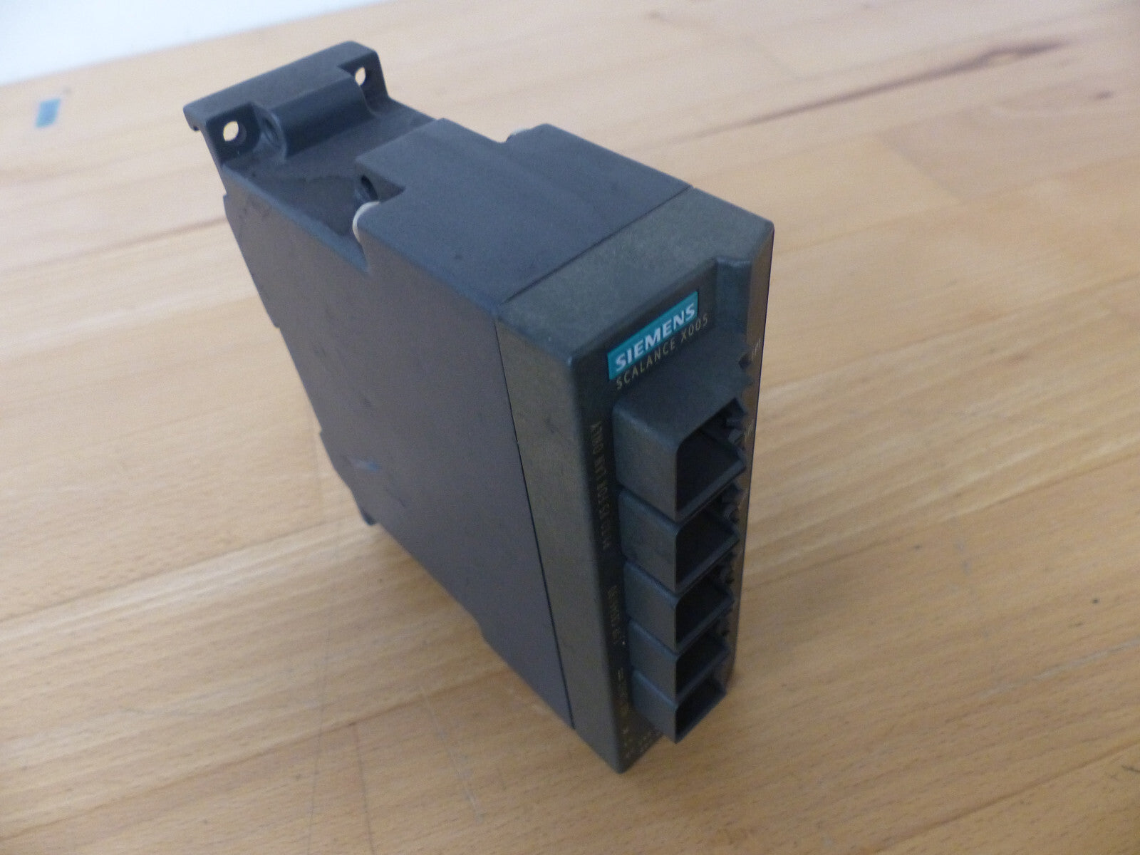 SIEMENS SIMATIC NET INDUSTRIAL ETHERNET SWITCH SCALANCE X005 1P 6GK5005-0BA00-1A