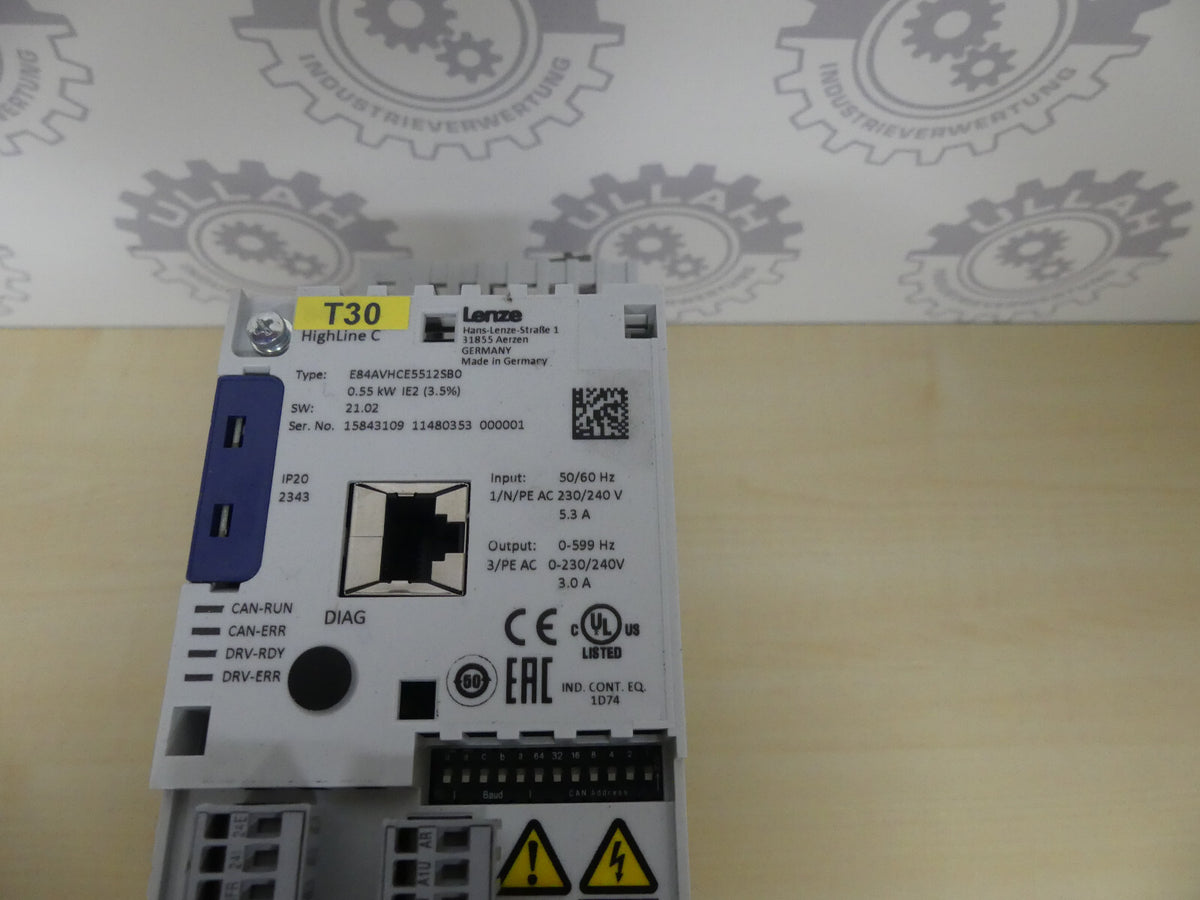 Lenze 8400 HighLine C E84AVHCE5512SB0 Umrichter