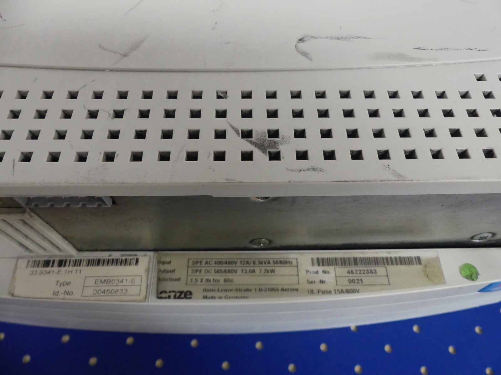 LENZE EMB9341-E leicht beschädigt s.Bilder