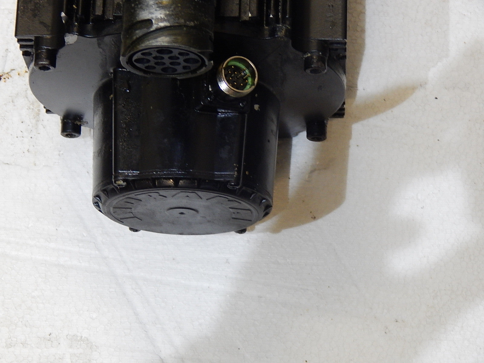Indramat  Permanent Magnet Motor  MHD112B-024-PG0-BN Used