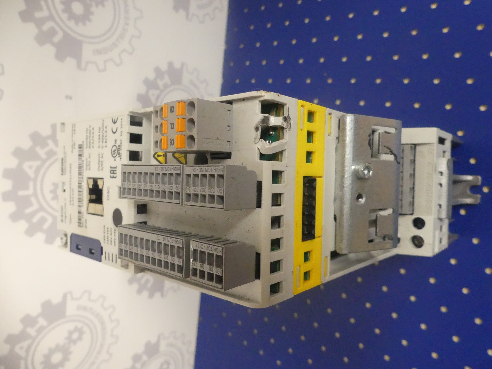 LENZE E84AVHCE5514SB0, leicht beschädigt s. Bilder