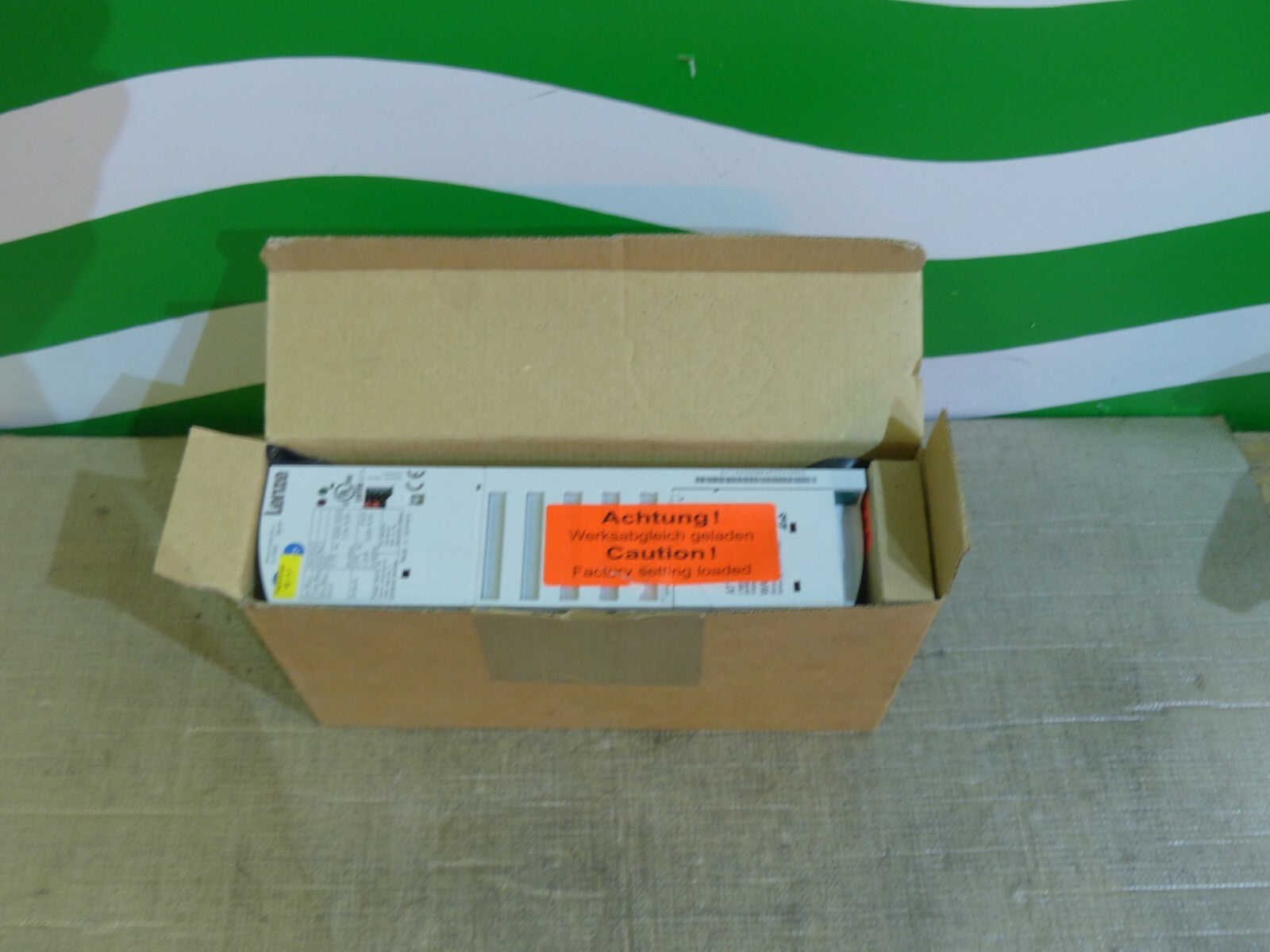 Lenze E82DV222_4B s.Bilder