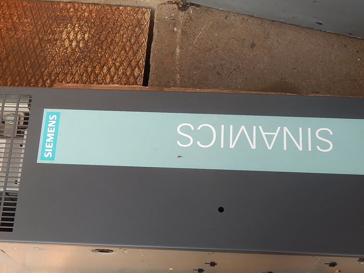  Siemens  Sinamics Single Motor Module 6SL3320-1TE33-8AA0 used