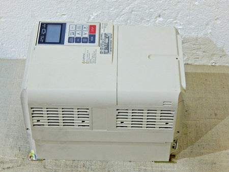  YASKAWA CIMR-K7L4011 SPEC:40110A 22 KVA FREQUENZUMRICHTER USED