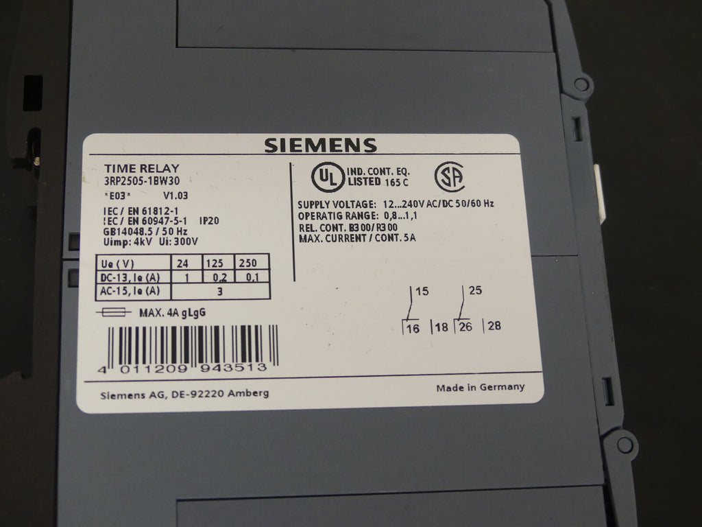 Siemens 3RP2505-1BW30  3RP25051BW30 Time Relay