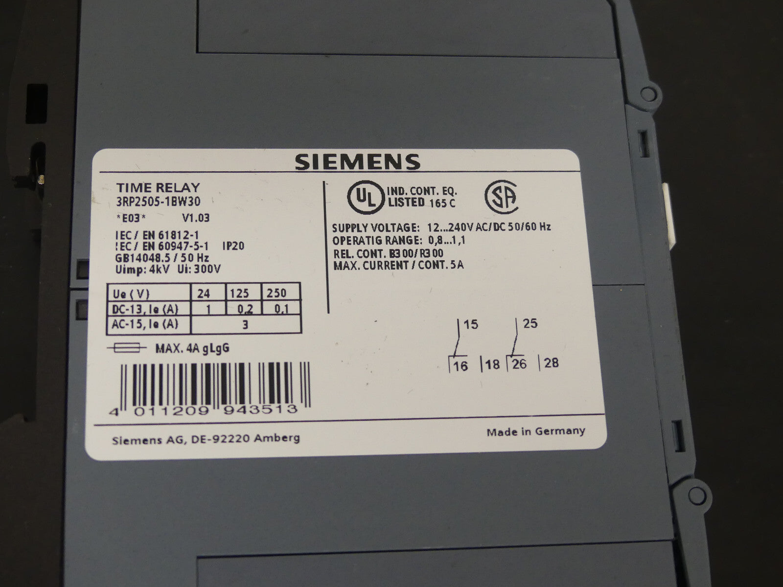 Siemens 3RP2505-1BW30  3RP25051BW30 Time Relay