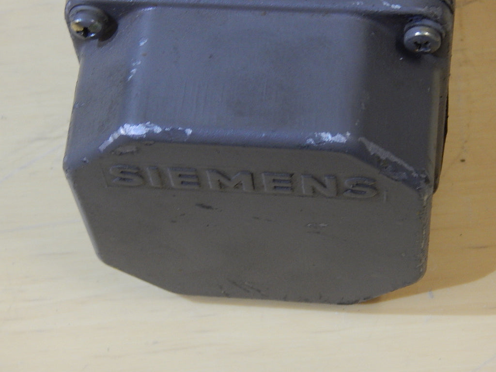 SIEMENS Permanent-Magnet-Motor  1HU3056-0AC01 Used