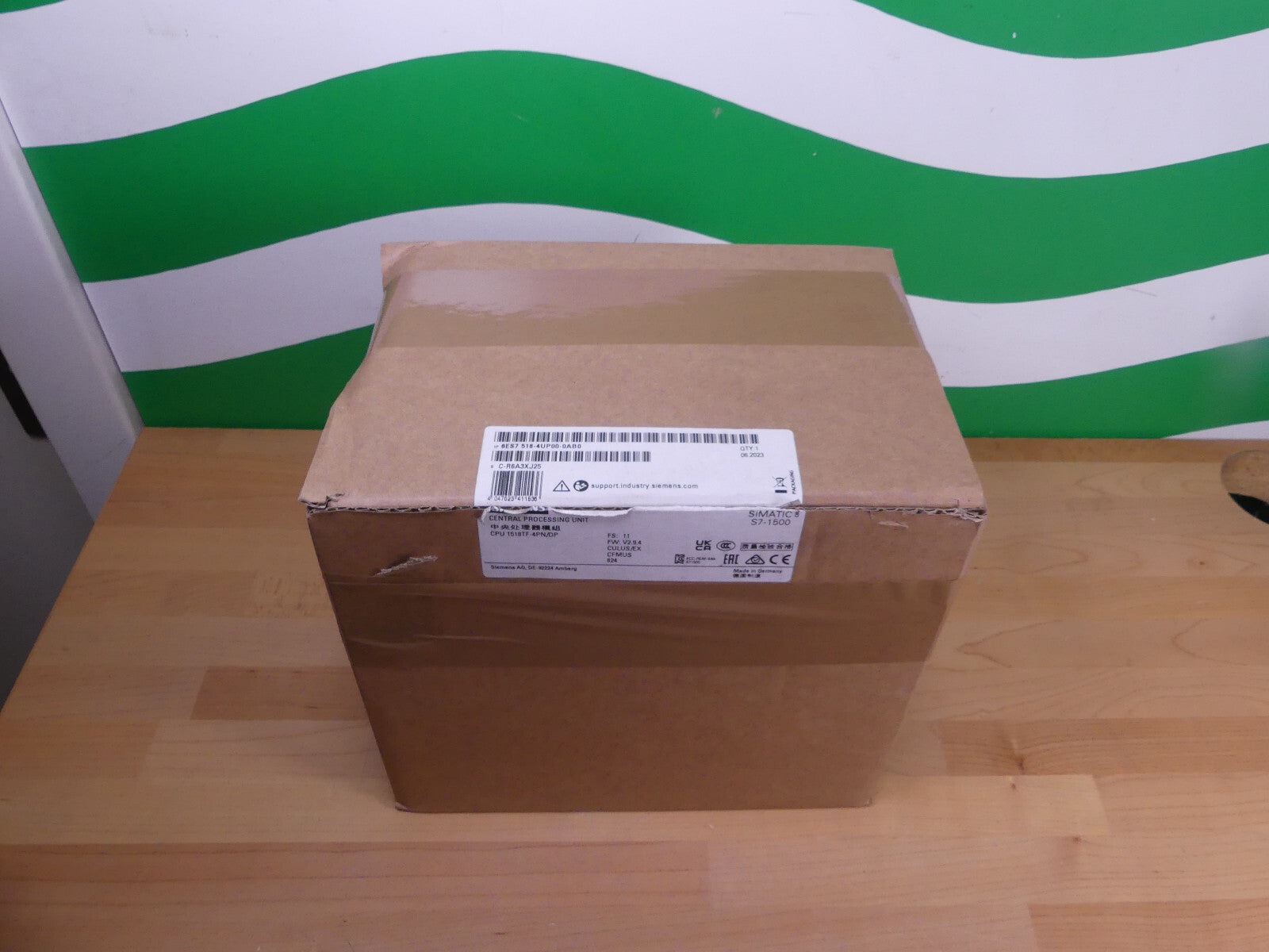 Siemens SIMATIC S7-1500 6ES7518-4UP00-0AB0   6ES75184UP000AB0  FS: 11