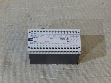  Sick Sicherheitsschaltgerät LCUX1-400 1013410 used