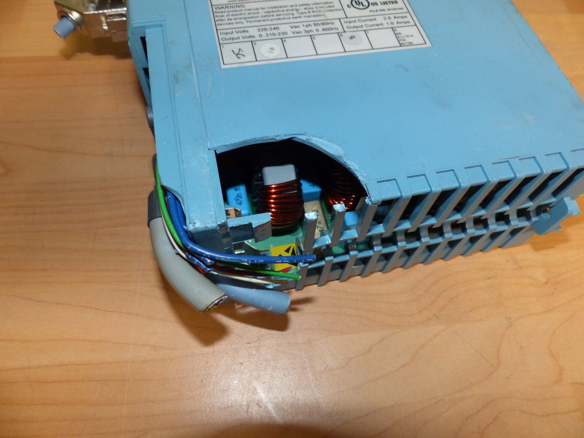 SSD DRIVES 631-001/230/F/00  Servoantrieb beschädigt  s.Bilder