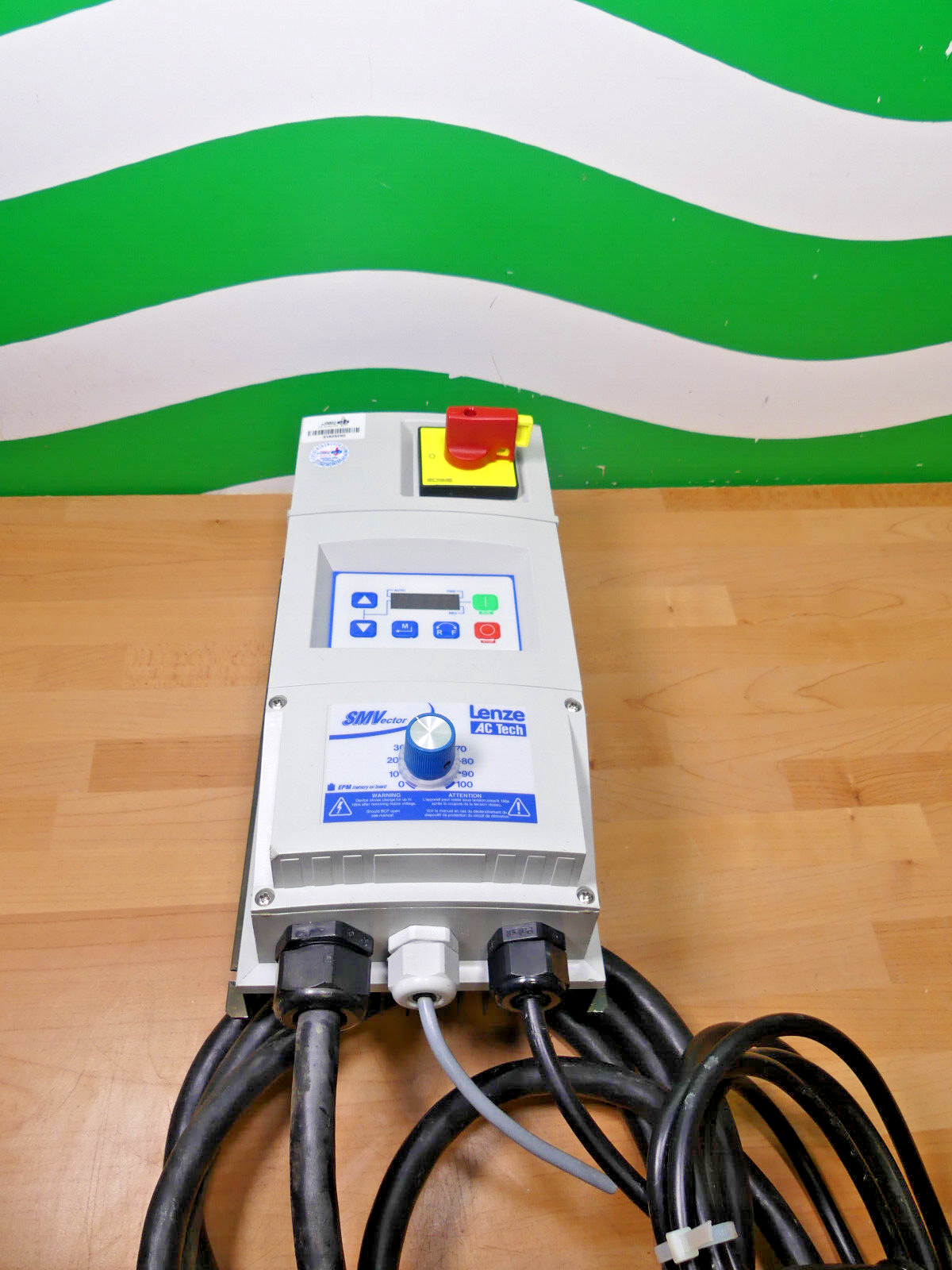 Lenze  SMV Frequenzumrichter   ESV371N02YMC