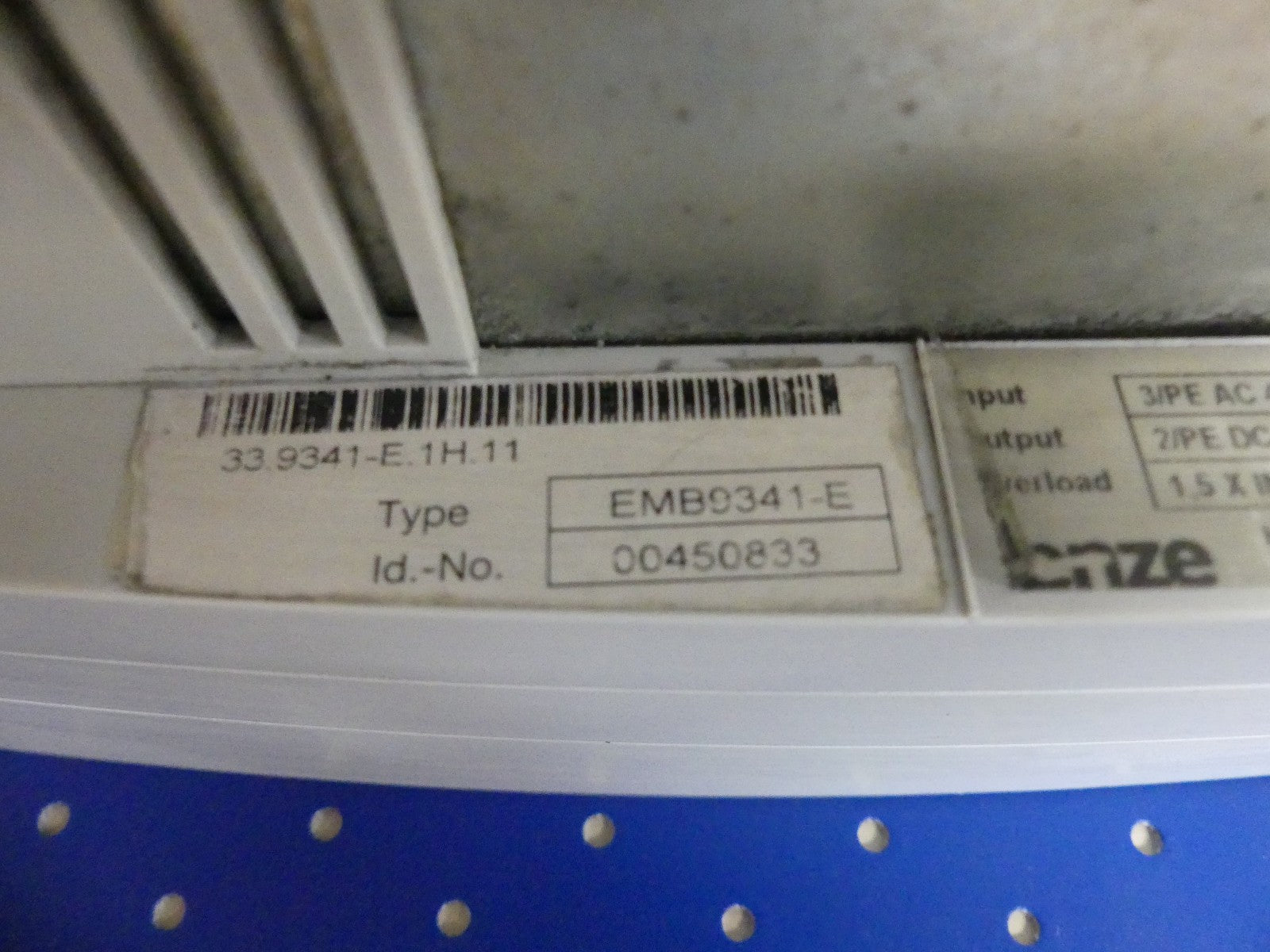 LENZE EMB9341-E leicht beschädigt s.Bilder