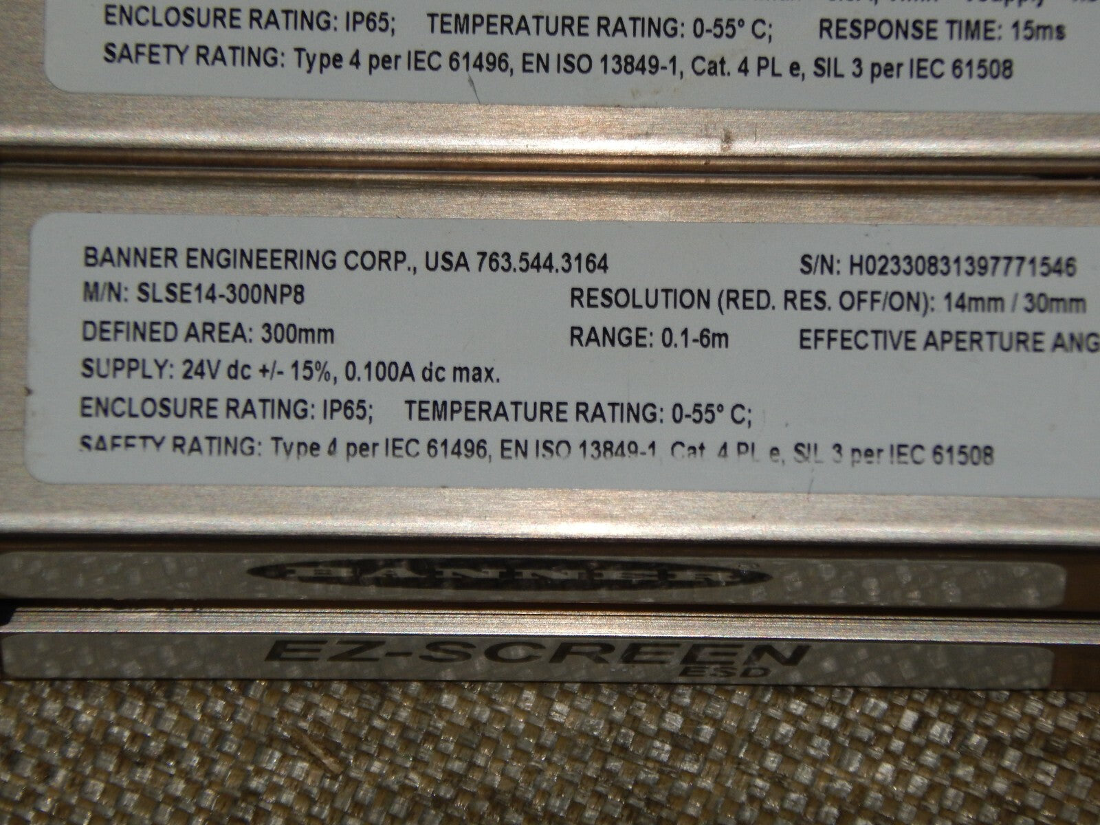 Banner SLSE14-300NP8 + SLSR14-300NP8 s.Bilder