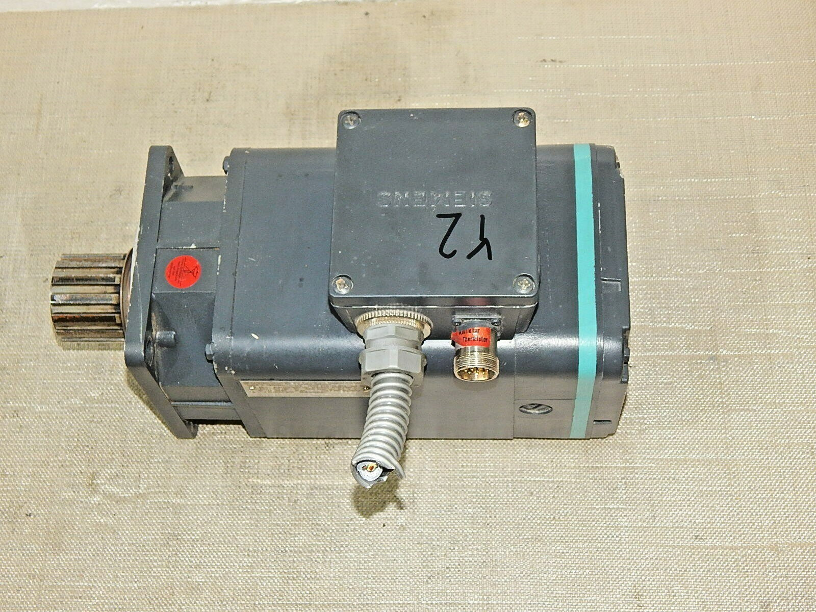 Siemens Permanent-Magnet-Motor 1FT5072-0AF01-2 Leicht beschädigt s.Bilder