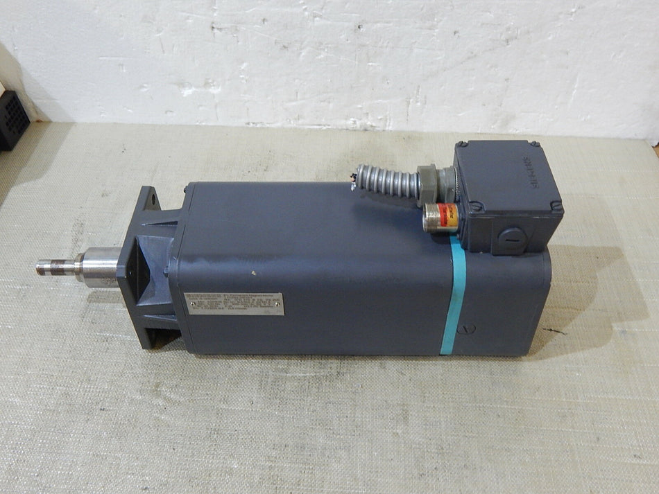 SIEMENS  3~PERMANENT MAGNET MOTOR  1FT5066 -0AF01 -2  Used