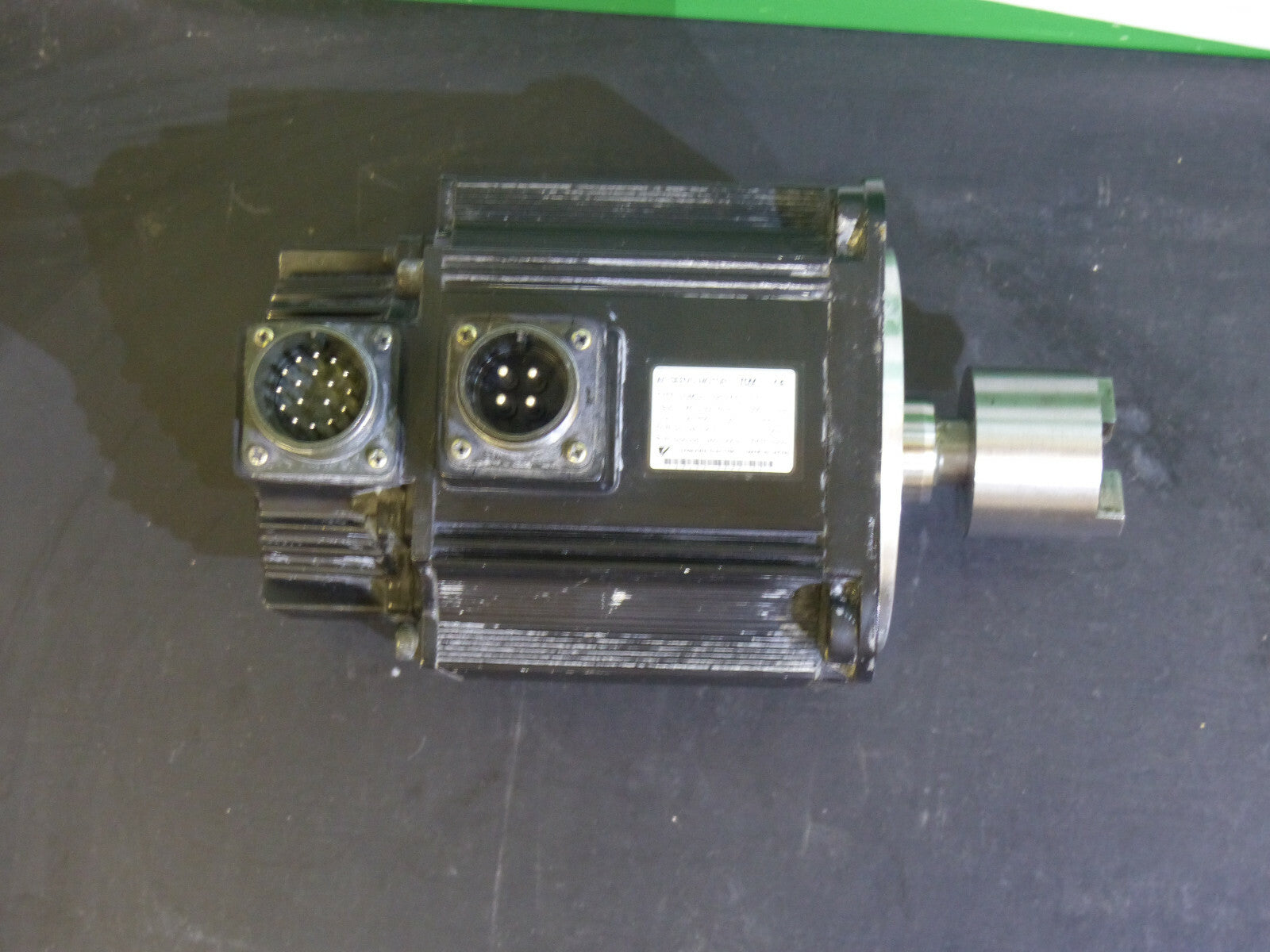 YASKAWA SGMGH-09D2A61-OY AC SERVO MOTOR USED