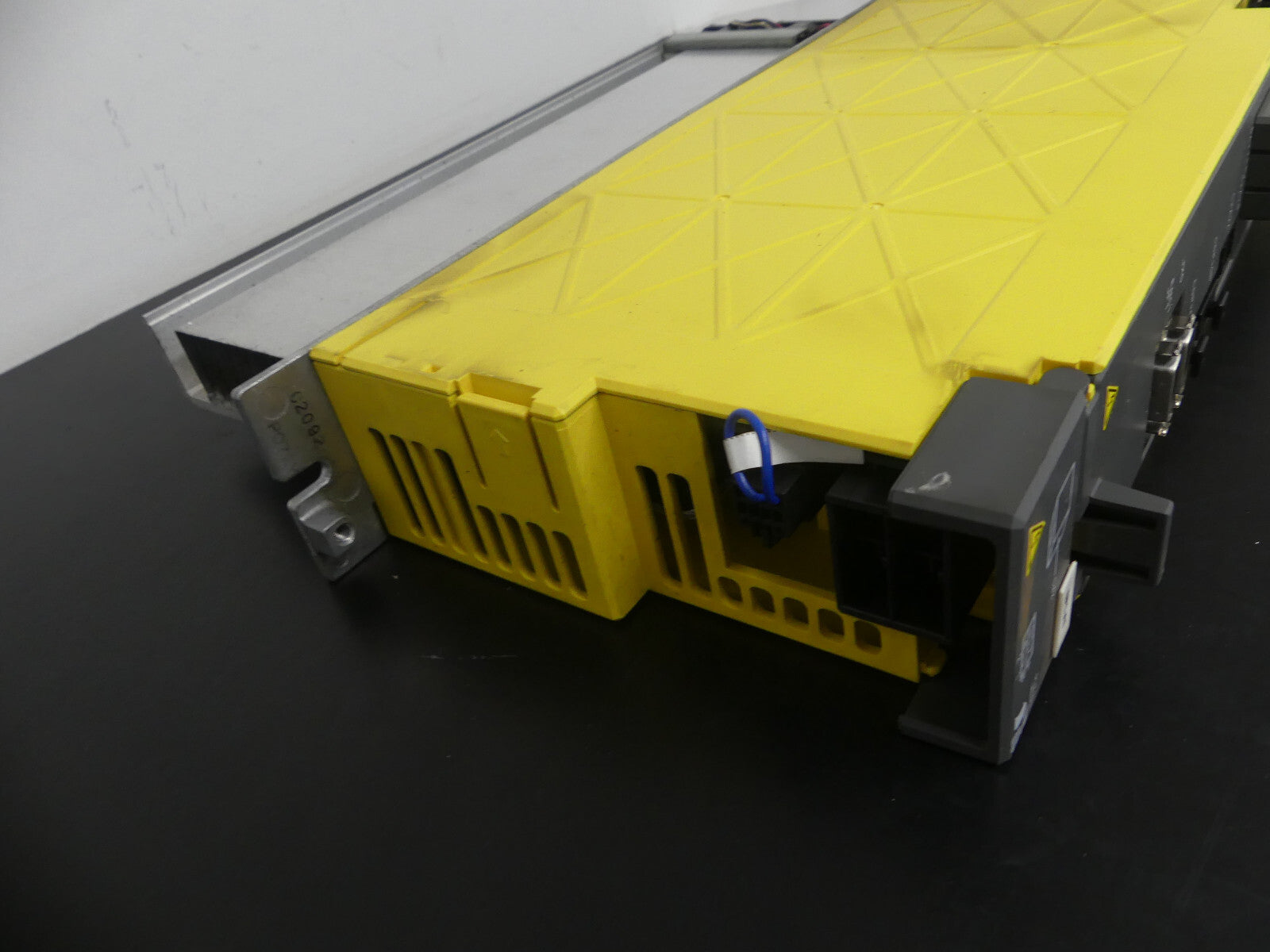 FANUC SV AMPALPHA iSV 80HV  A06B-6127-H105