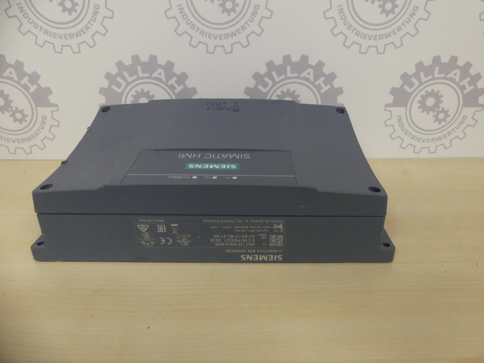 Siemens 6AV2 125-2AE23-0AX0, LEICHT ABGEKRATZT, s. Bilder