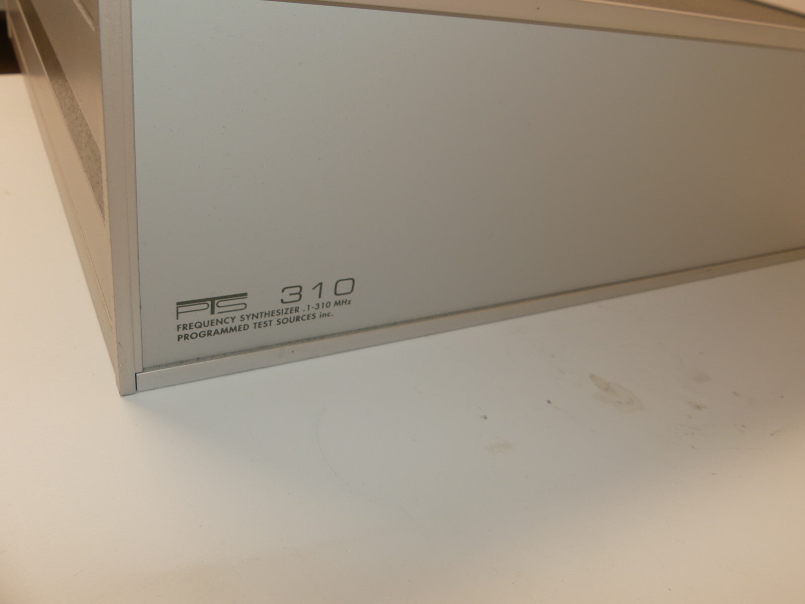 PTS 310 Frequenzsynthesizer  S310Q002SX-75