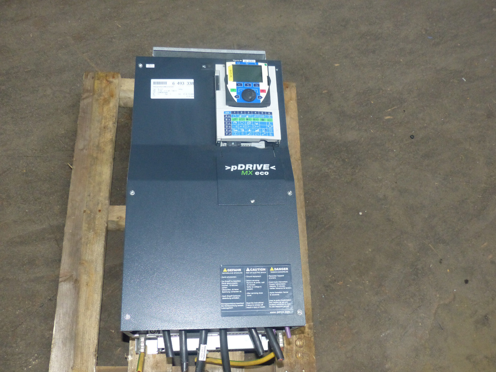 schneider pdrive mx eco 4v75 me4d75aaa inverter  75kw-111kva-100hp s.Bilder