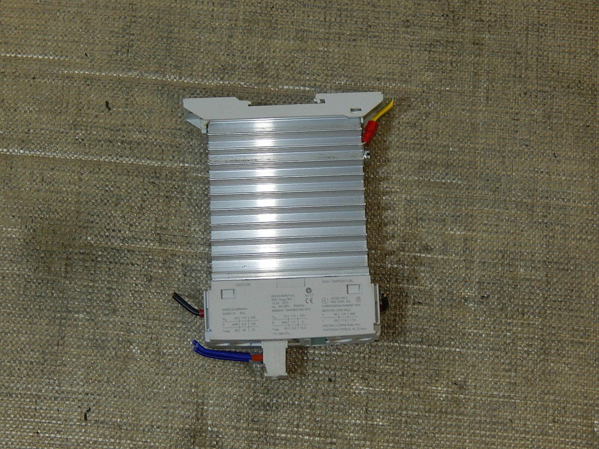 Siemens 3RF2320-1AA02  Halbleiterschütz E: 4 24VDC used