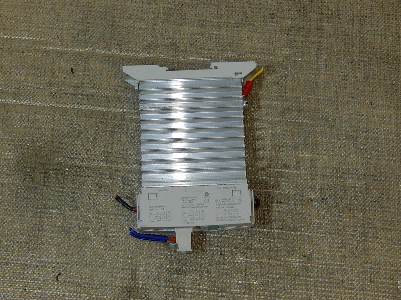 Siemens 3RF2320-1AA02  Halbleiterschütz E: 4 24VDC used