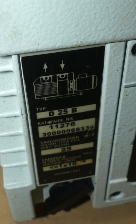 LEYBOLD VACUUM PUMP D25B + AR16-25