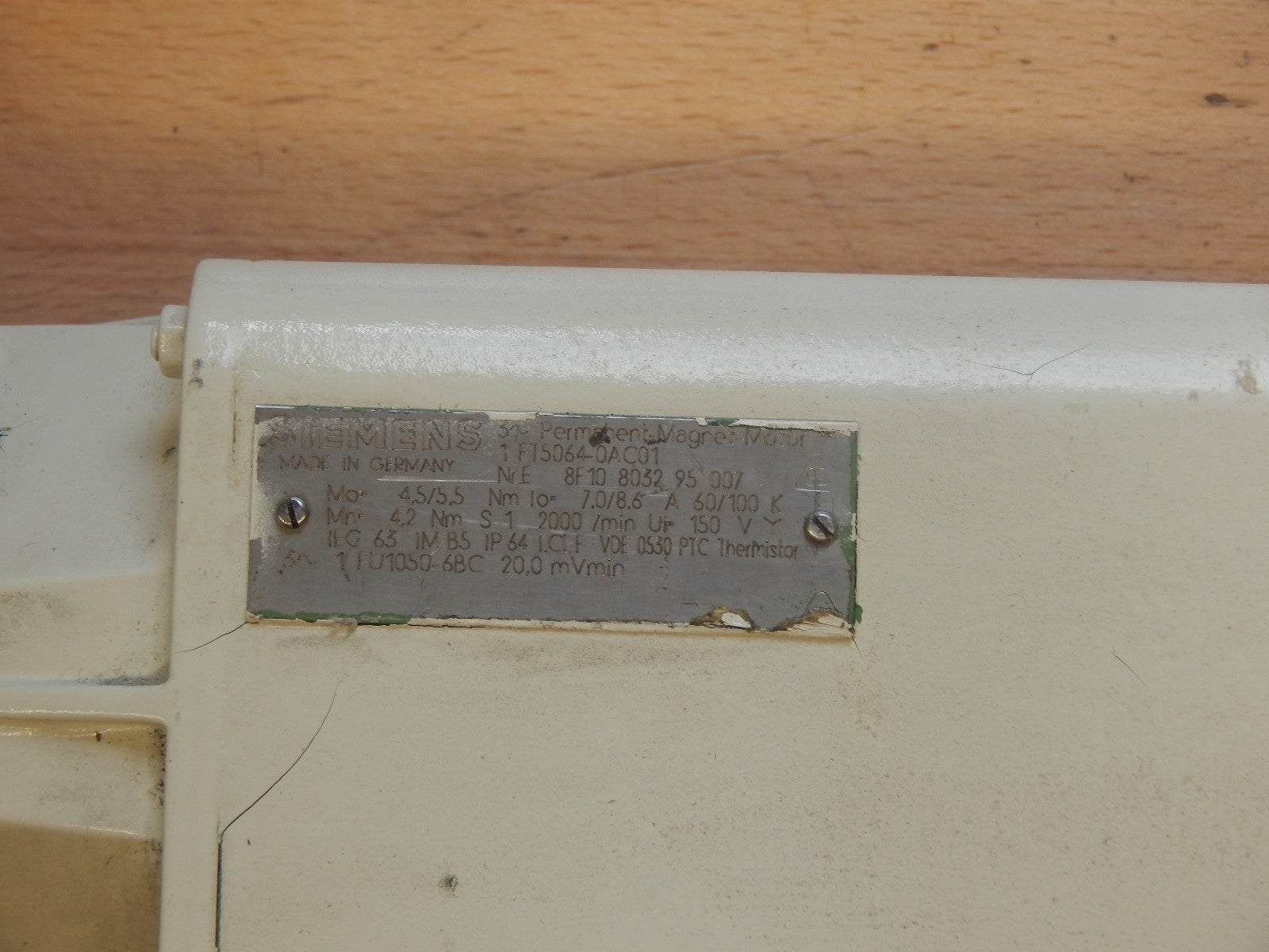 Siemens 3 ~ Permanent Magnet Motor 1FT5064-0AC01