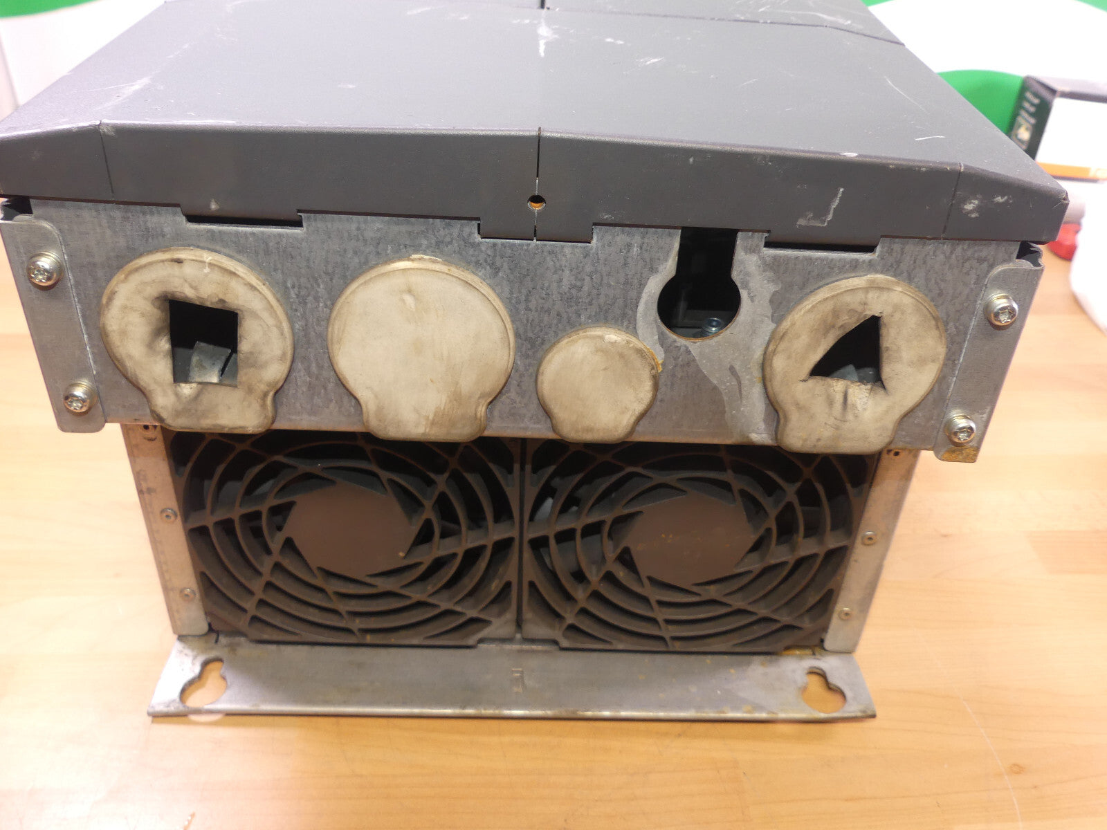 SIEMENS 6SE6440-2AD31-5DA1 6SE64402AD315DA1 MICROMASTER Defekt s.Bilder