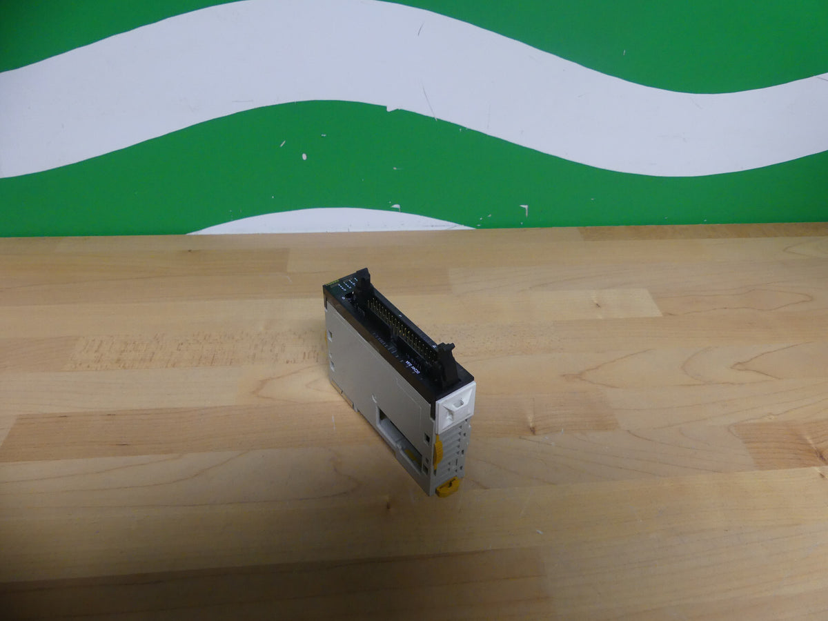 OMRON CJ1W-OD233