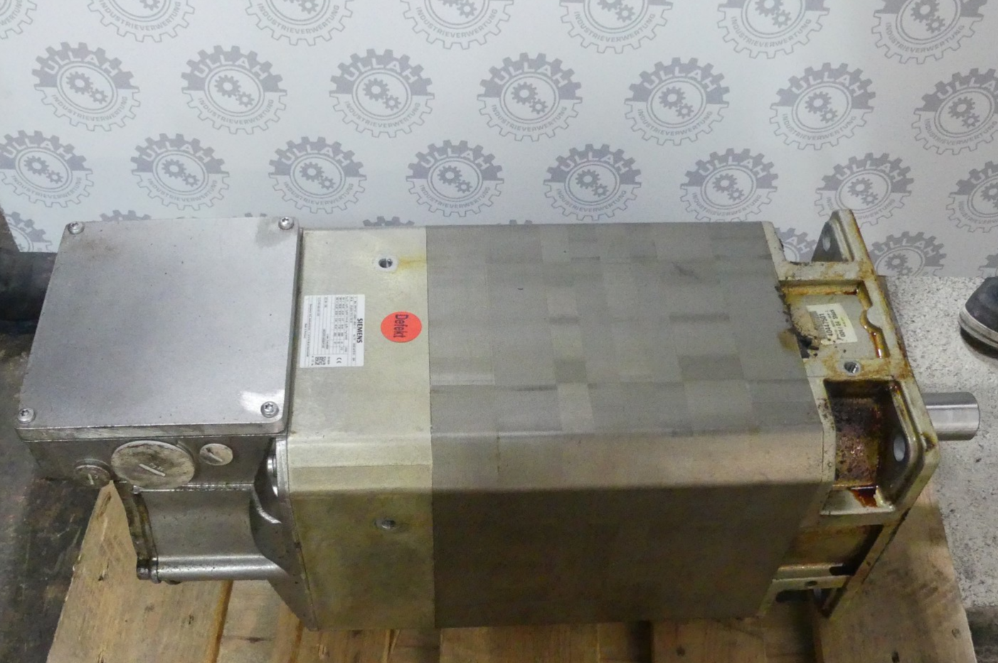 SIEMENS 1PH7137-2GG02-0BJ0-Z  Defekt